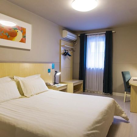 Jingjiang Inn Jurong Renmin Road Zhenjiang  Bagian luar foto