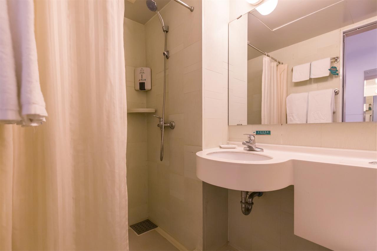 Jingjiang Inn Jurong Renmin Road Zhenjiang  Bagian luar foto